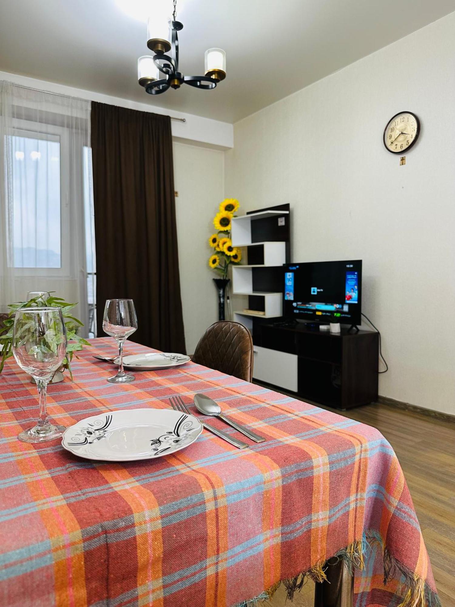 Twins Tower Apartment Tbilisi Exterior photo